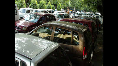 Bid to regularize car parking in Kolkata, Howrah