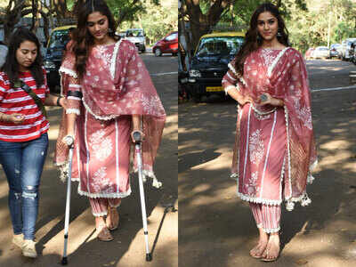 Photos: Injured Saiee Manjrekar limps her way to ‘Dabangg 3’ promotions