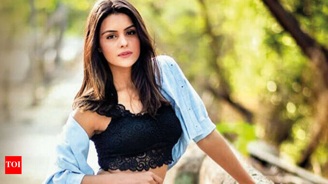 TV actress Priyanka Choudhary proud to feature in a music video by  Bollywood singer Shaan - Times of India