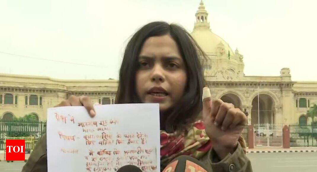 Ace shooter Vartika Singh writes letter in blood to Amit Shah, offers to be executioner to hang Nirbhaya convicts | India News - Times of India