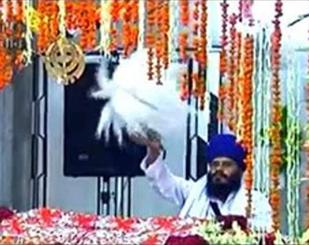 
Shabad Gurbani: Punjabi Devotional And Spiritual Song 'Aakha Jeeva Visray' Sung By Bhai Khem Singh Ji Premi
