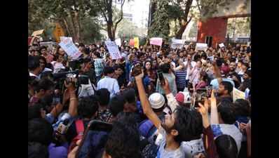 Anti-CAA protests reach Mumbai; students take to streets