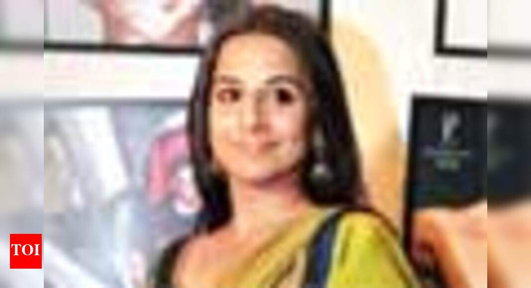 Vidya exposes her sensuality! | Hindi Movie News - Times of India