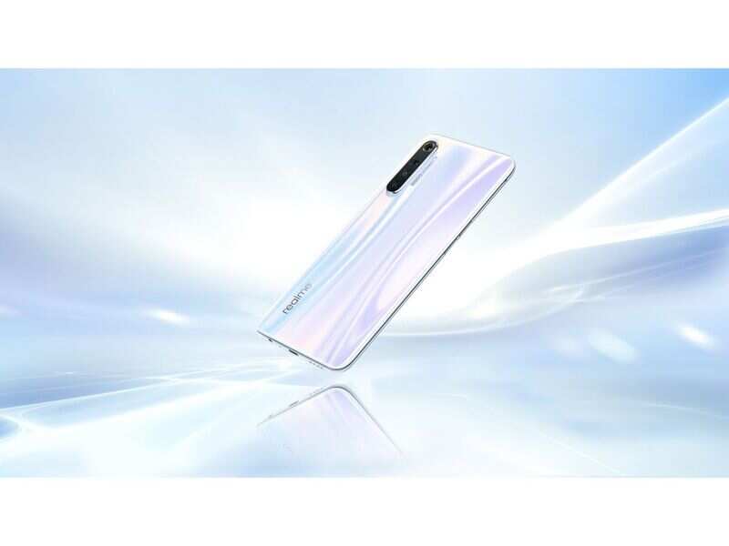 Price: At starting price of 16,999, Realme X2 is most affordable