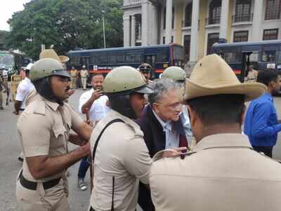 CAA protests: Historian Ramachandra Guha detained in Bengaluru