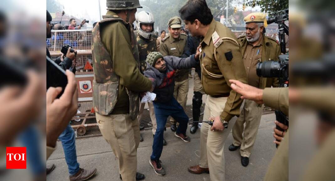 1,200 protesters detained during anti-CAA protests in Delhi | Delhi ...