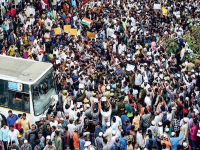 1,000 held as huge anti-CAA stir hits Bengaluru