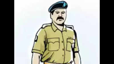 Telangana: Cop turns doctor at health camp