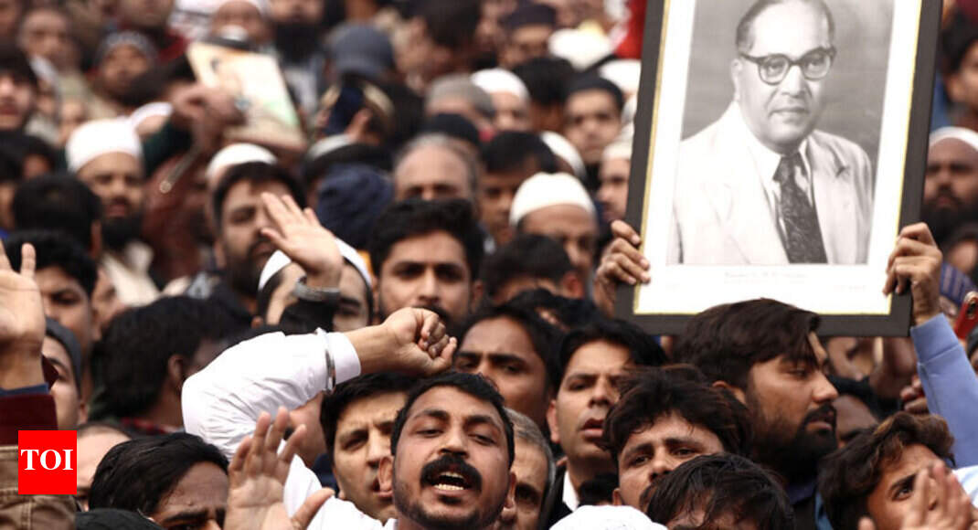 Delhi stir roundup: 40 held; Azad in police custody