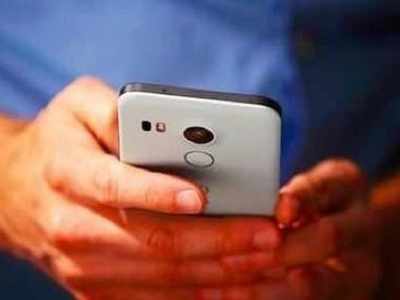 Average Indian spends 1,800 hours a year on phone
