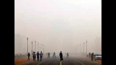 Delhi: Dense fog likely to continue today