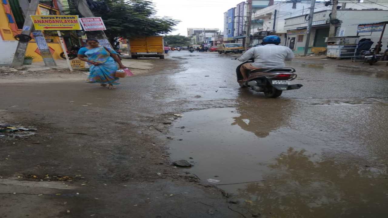 Culvert Works: Traffic diversion at Chintal Market for one month from April  28