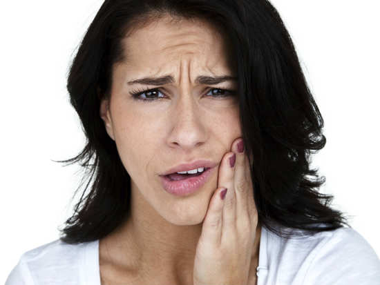 Home remedies that can help you reduce toothaches and gum aches