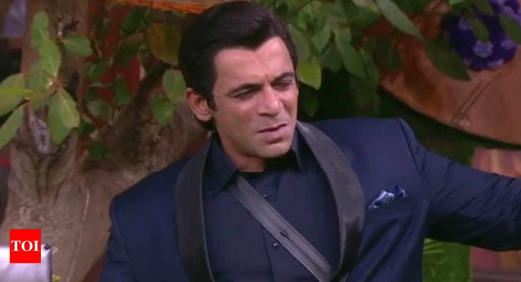 Bigg Boss 13 Sunil Grover copies Salman Khan throws coat and