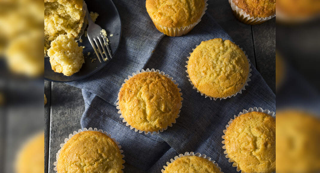 Easy Cornbread Muffins Recipe: How to Make Cornbread Muffins for Christmas at Home