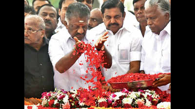 AIADMK vows to end ‘family domination’