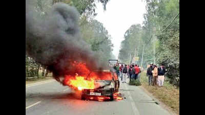 Bank official burnt alive as his car catches fire