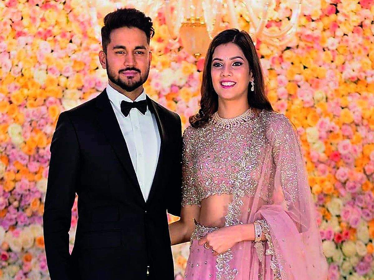 A Wedding Reception On Home Turf For Manish Pandey Events Movie News Times Of India