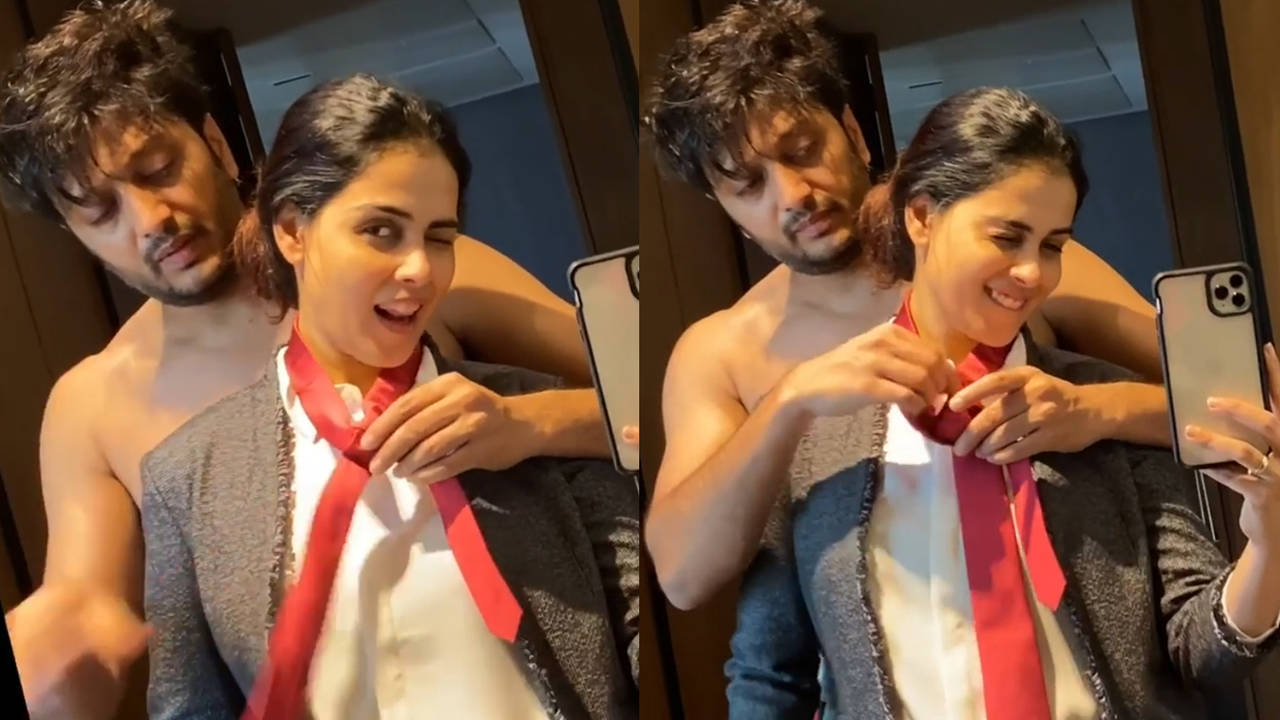Ritesh Deshmukh Xxx V - Cuteness alert! Genelia D'Souza's expressions are unmissable as hubby Riteish  Deshmukh ties her necktie shirtless | Hindi Movie News - Bollywood - Times  of India