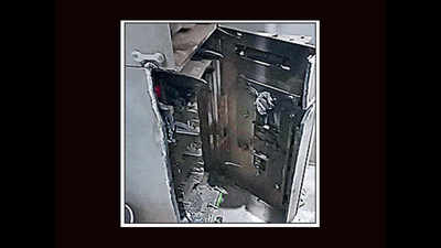 Howrah gang uses gas cutter to loot ATM