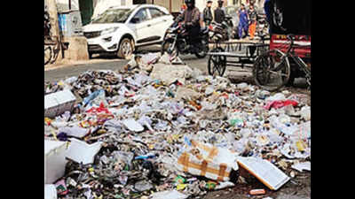 Jaipur: Trash heaps lie on roads as swachh survey begins