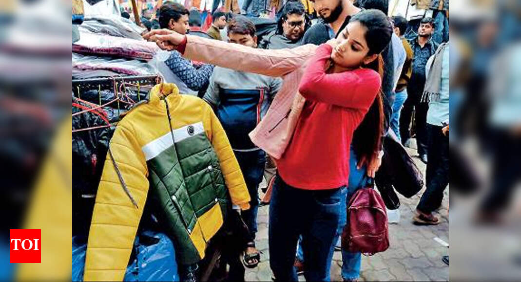 Kolkata takes chill pill, warms to year-end festivities | Kolkata News