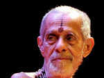 Pejawar Mutt seer Vishwesha Teertha Swami passes away