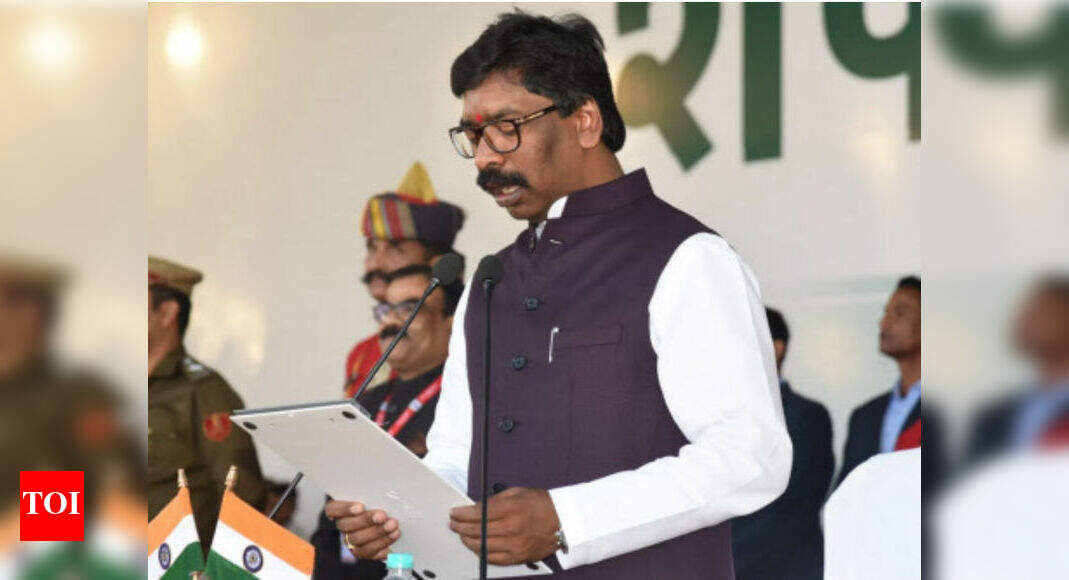 Soren drops stir cases filed by Raghubar govt