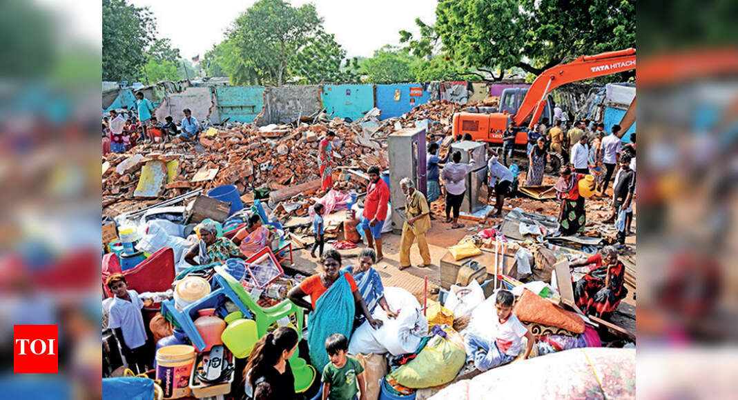 Chennai S Largest Slum On Cooum Banks Demolished Chennai News Times Of India