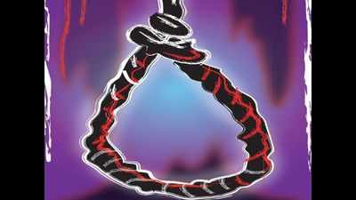 Central excise officer found hanging in Odisha