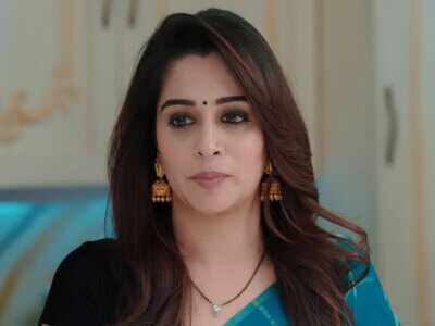 Kahaan Hum Kahaan Tum update, December 30: Sonakshi takes a major decision for her family - Times of India