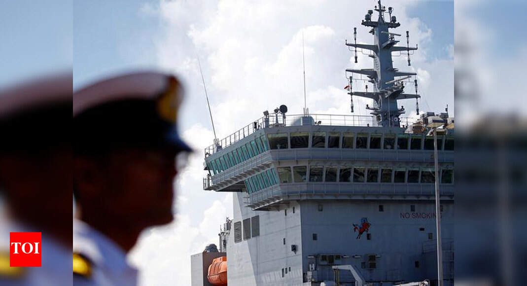 Navy bans use of FB, smartphones at naval bases