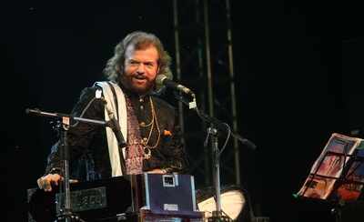 Hans Raj Hans created magic on stage | Events Movie News - Times of India