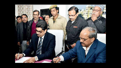 VC takes charge, says will integrate Lucknow University with society ...