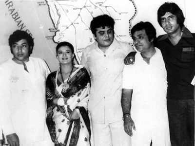 Kader Khan's first death anniversary: Have you seen this RARE picture of the great personality with Amitabh Bachchan and Amjad Khan?