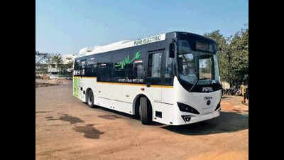 Officials of PMPML mull e-bus fare hike