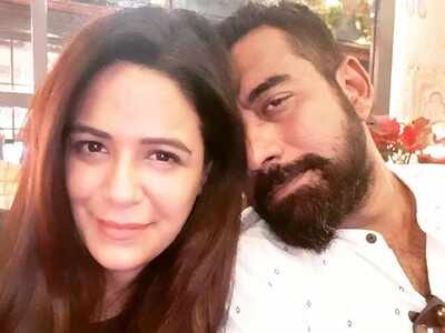 New bride Mona Singh shares first selfie with hubby; wishes ...