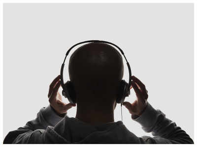 Tinnitus Treatment: Can Long Hours of Headphone Use Cause Tinnitus? -  YouTube