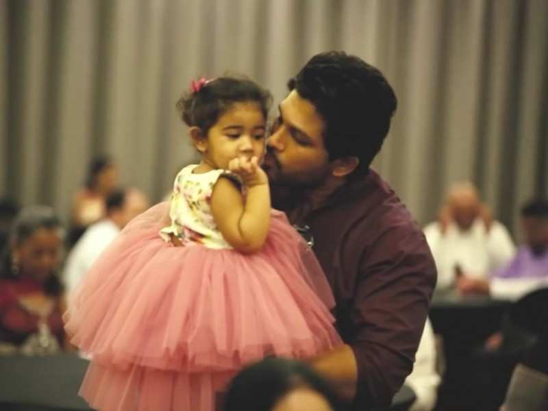 Allu Arjun S Daughter Does His Famous Dosa Step From Ala Vaikunthapurramuloo Telugu Movie News Times Of India Mega star chiranjeevi awesome dance with wife @ niharika's mehandi function| allu arjun | ram charan. allu arjun s daughter does his famous