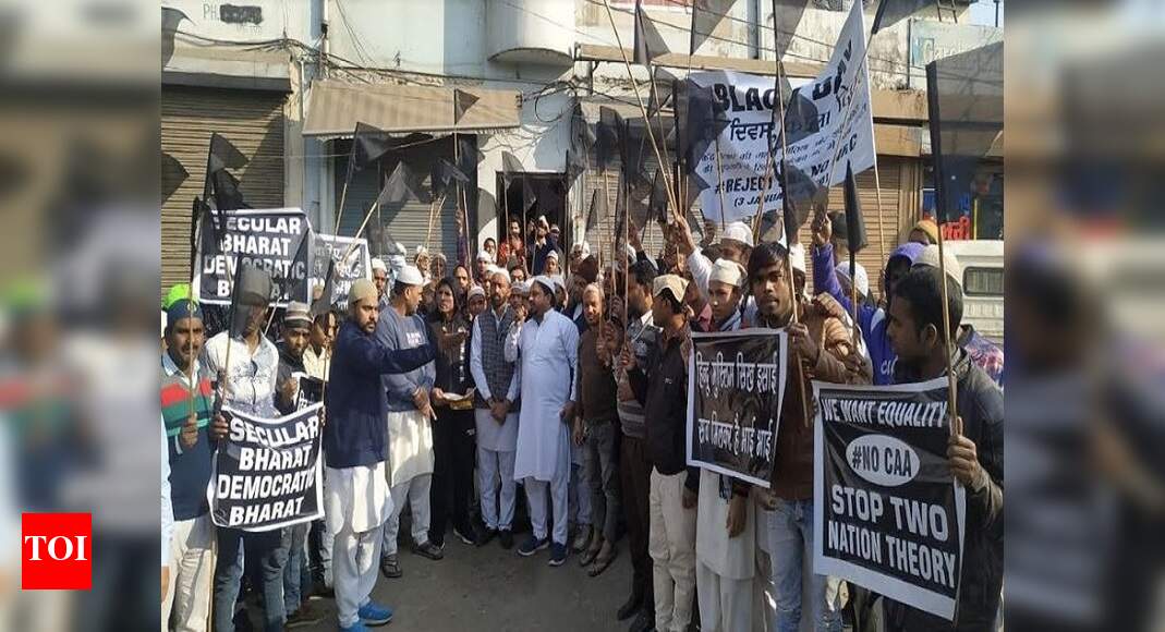 Protests against CAA, UP police in Punjab | Ludhiana News - Times of India