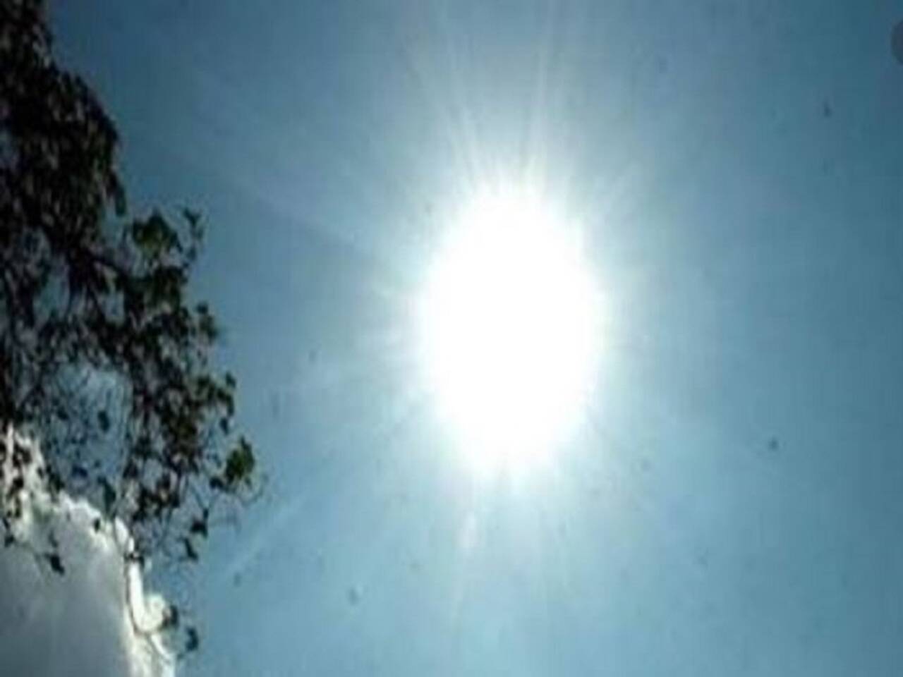 Sunny day in Delhi, pollution levels dip slightly | Delhi News - Times of  India