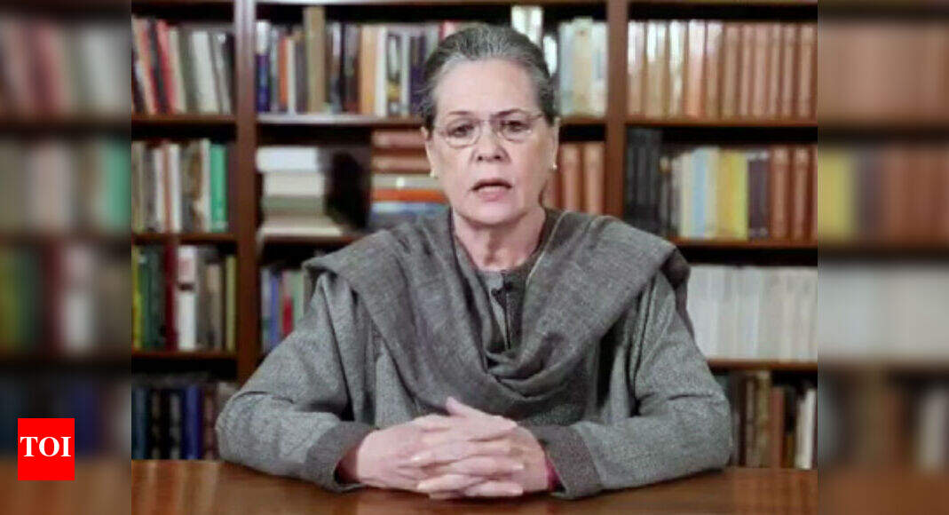 Sonia Gandhi condemns mob attack on Nankana Sahib