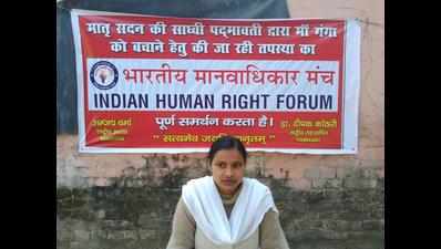Environmentalists congregate at Haridwar to support woman seer fasting for clean Ganga since 21 days