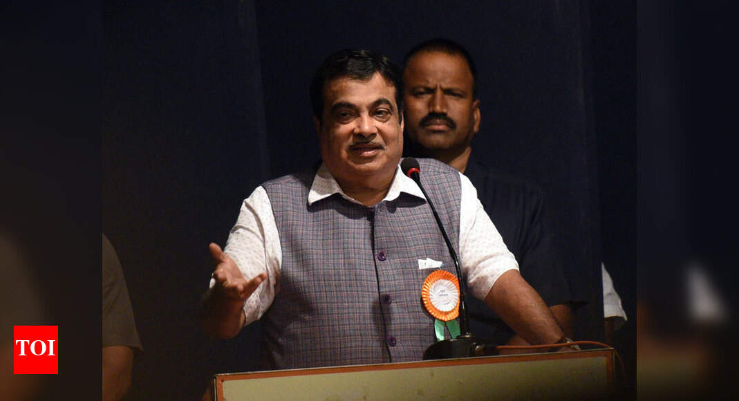 One minister has quit, Maha govt will fall: Gadkari