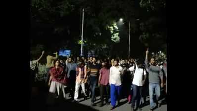 University of Hyderabad students stage midnight protest in support of JNU students