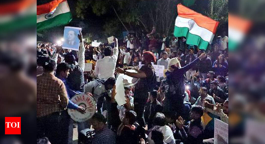 Pune: Protesters take over street corners, education campuses after JNU ...