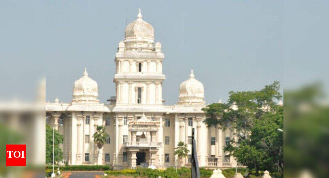 High Court Stays Single Judge Order Against Tamil University Vice
