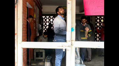 JNU: Forensic team at hostels, exodus of students on