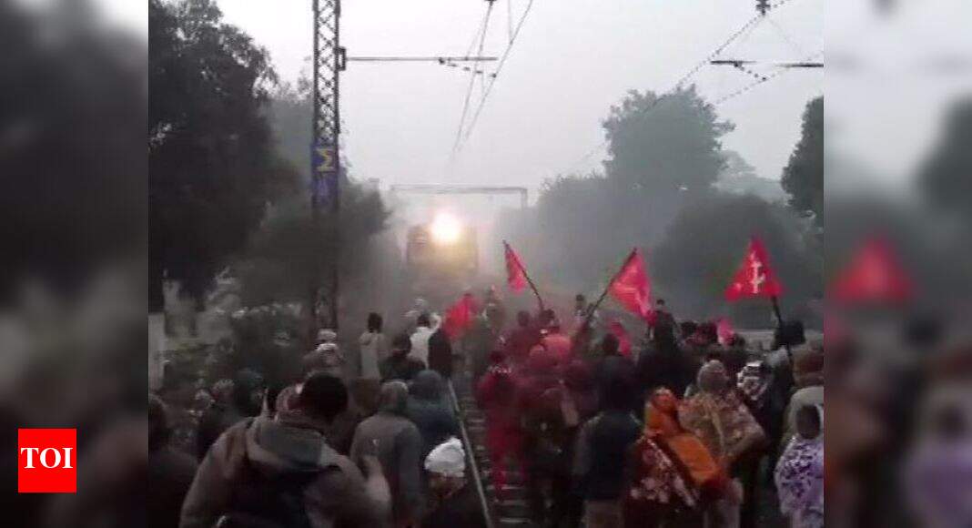 Bengal boils in violence; 55 arrested in Kolkata