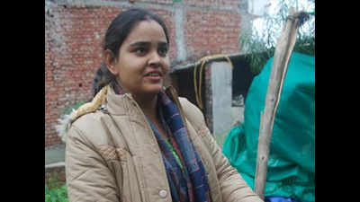 Agra teacher harbours pearl in her farm field